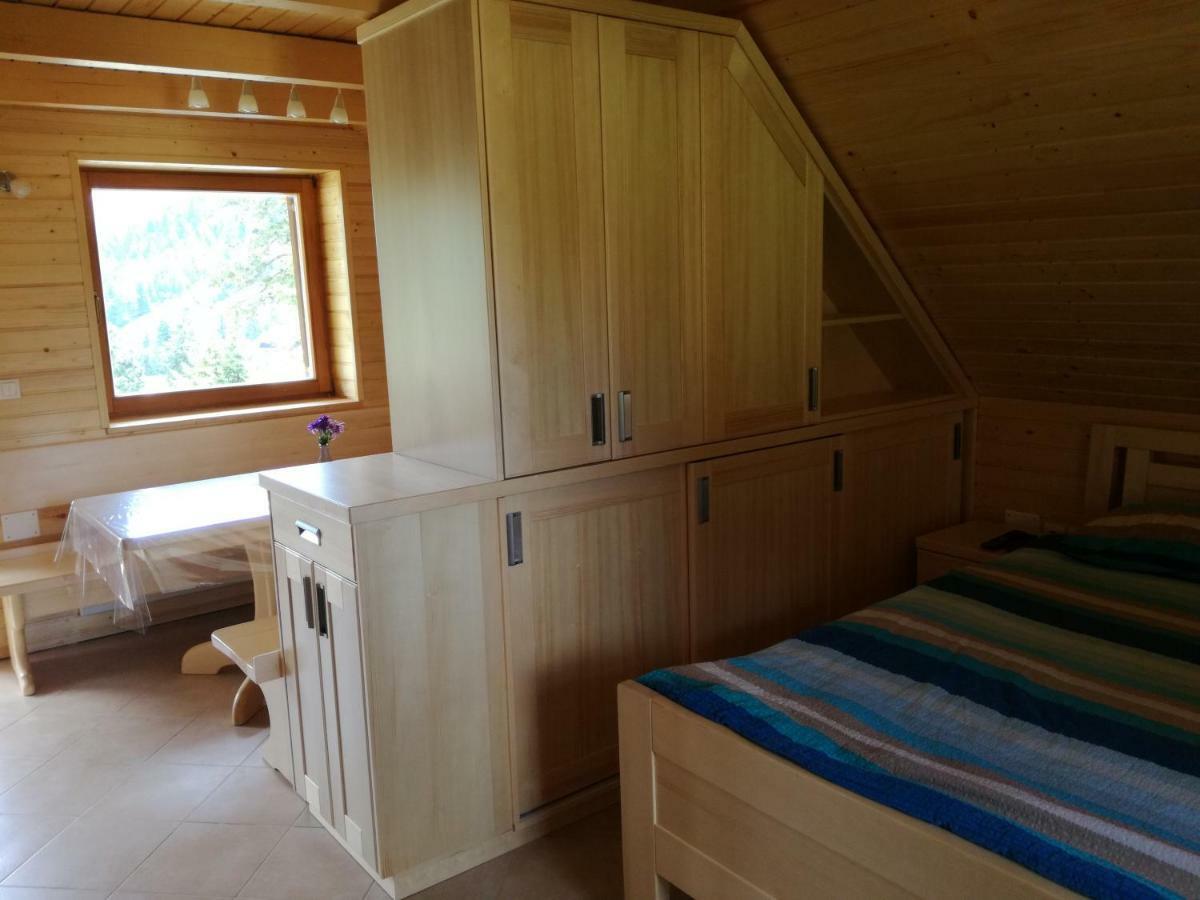Apartmaji Vrhovnik Cerklje na Gorenjskem Buitenkant foto